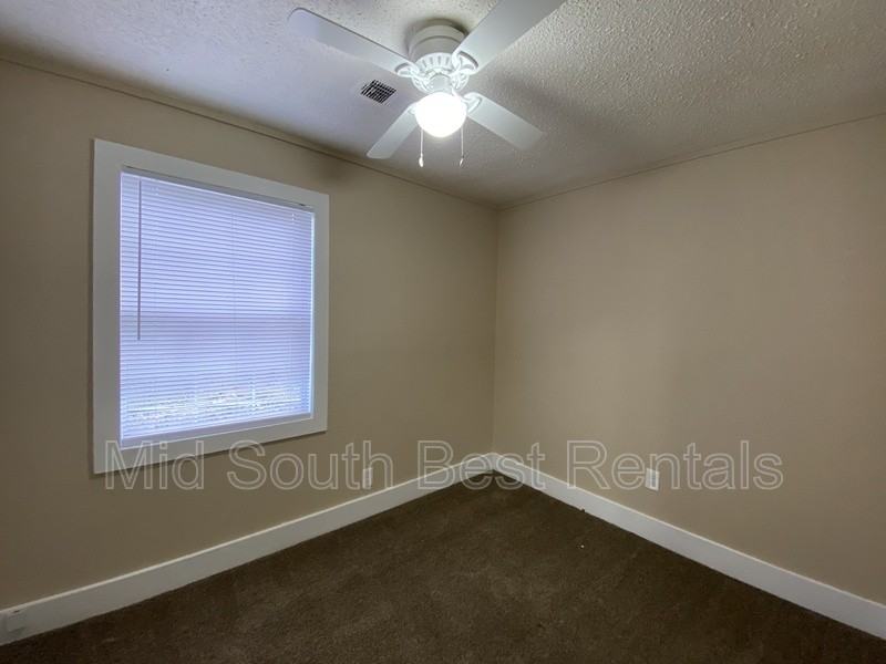 822 Eyers Rd - Photo 6 of 14