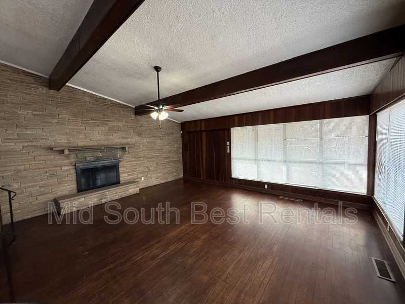 3069 Homewood Dr - Photo 3 of 17