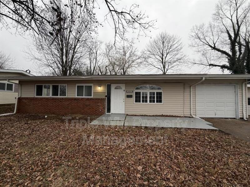 2460 Saint Catherine St - Photo 2 of 33