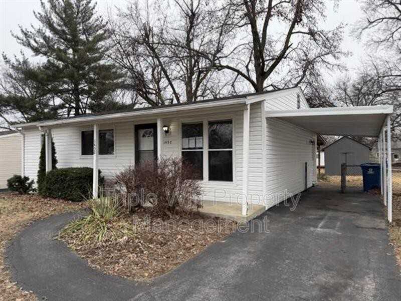 1452 Redman Blvd - Photo 3 of 31