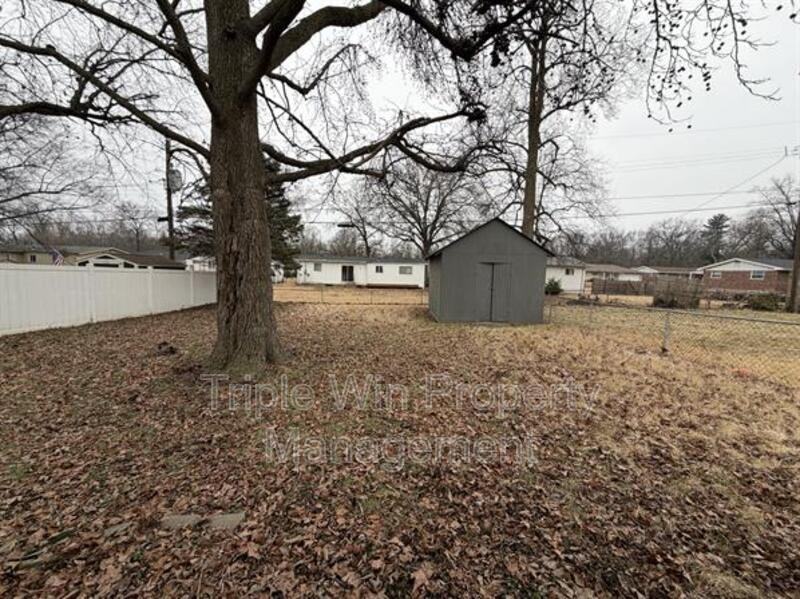 1452 Redman Blvd - Photo 6 of 31