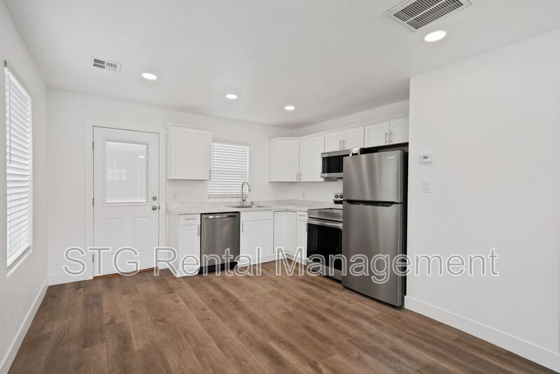 300 Wn #1 - Photo 3 of 14