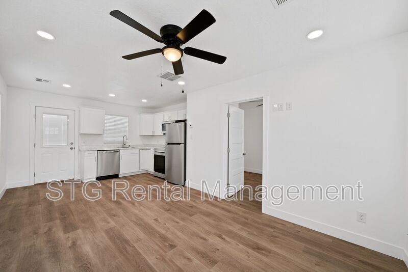 300 Wn #1 - Photo 4 of 14