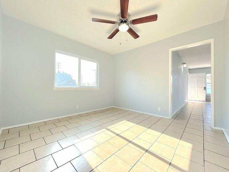 8118 Stanford Ave - Photo 4 of 18