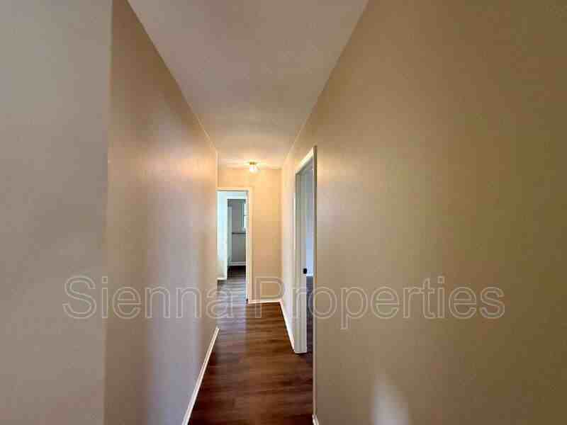 9510 Newberry Dr - Photo 7 of 21