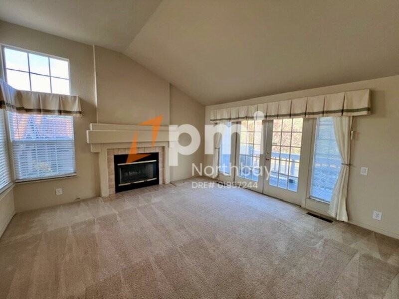 3213 Hilton Head Dr - Photo 2 of 27