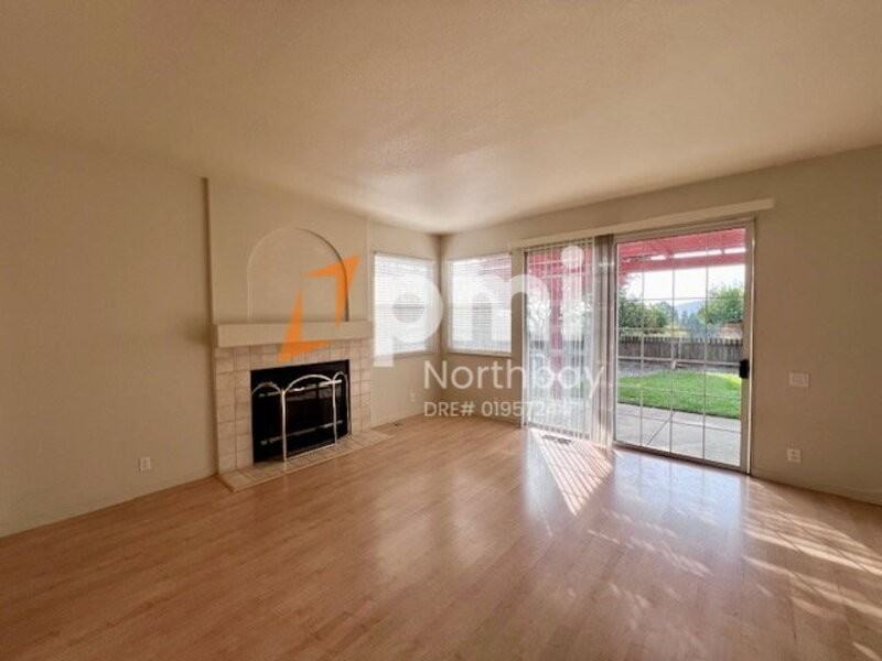 3213 Hilton Head Dr - Photo 4 of 27