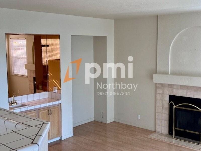 3213 Hilton Head Dr - Photo 5 of 27