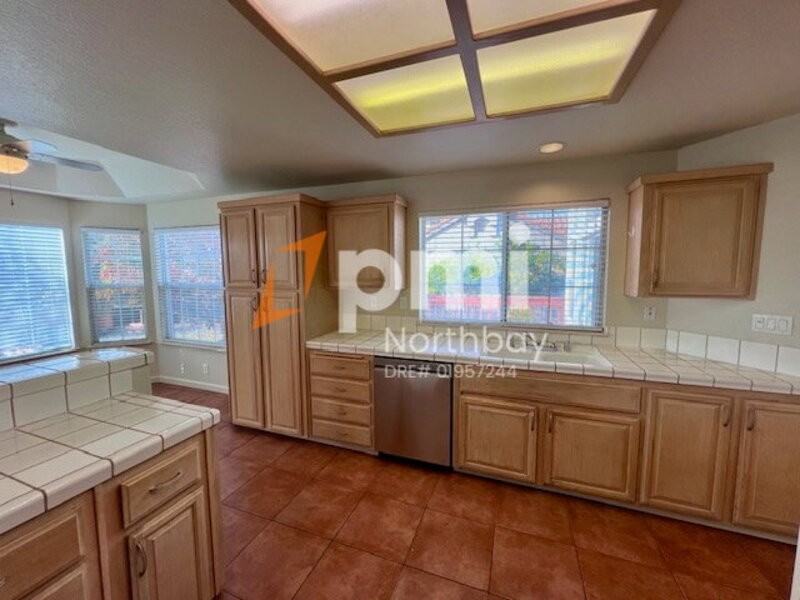 3213 Hilton Head Dr - Photo 7 of 27