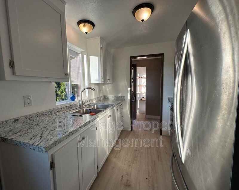 43 Breeze Way - Photo 3 of 17