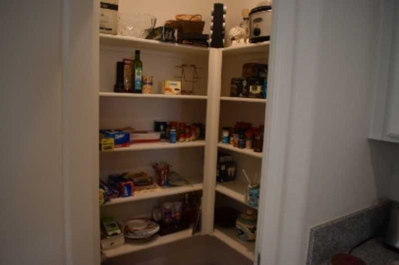 701 Betten St - Photo 4 of 41