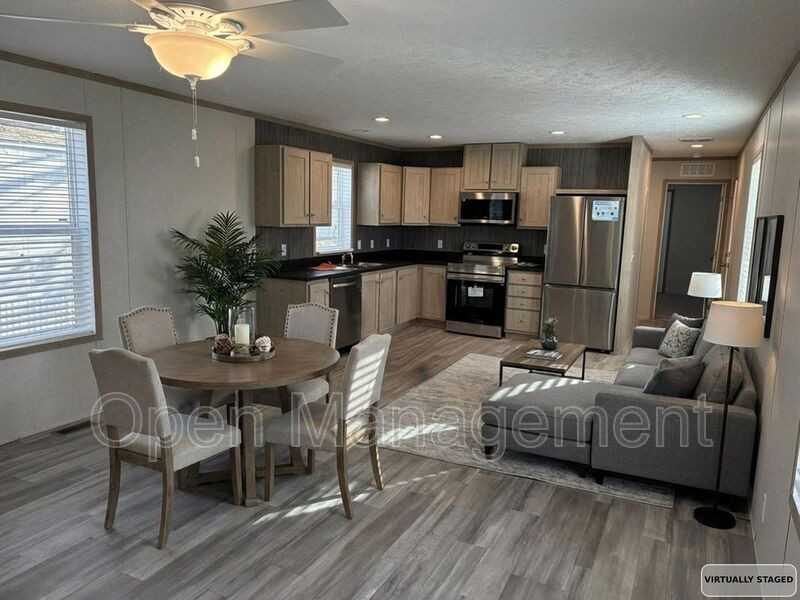 16 English Village Park - Photo 2 of 8