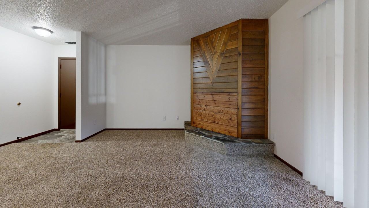 215 E Arbor (Bismarck,ND) - Photo 3 of 22