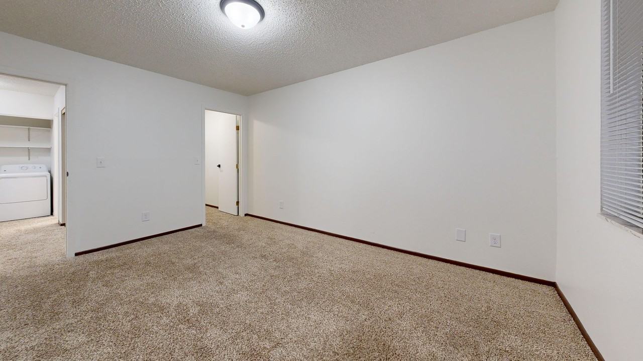 215 E Arbor (Bismarck,ND) - Photo 5 of 22