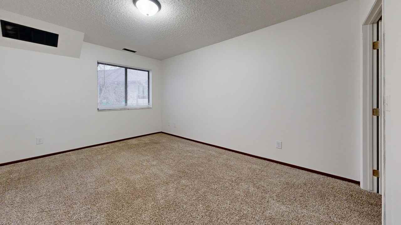 215 E Arbor (Bismarck,ND) - Photo 7 of 22