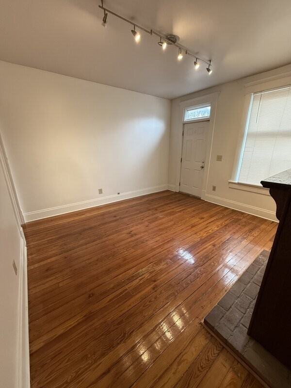 458 E Sycamore St #458 - Photo 5 of 45