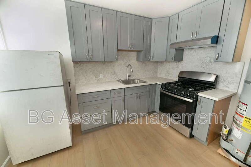 2039 Macarthur Blvd #8 - Photo 2 of 14