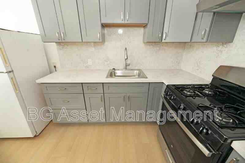 2039 Macarthur Blvd #8 - Photo 3 of 14