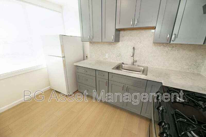 2039 Macarthur Blvd #8 - Photo 4 of 14