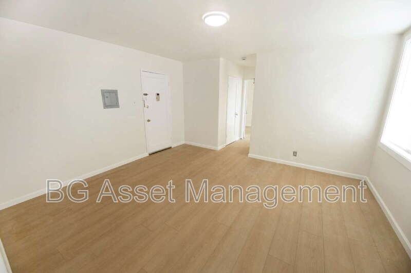 2039 Macarthur Blvd #8 - Photo 5 of 14