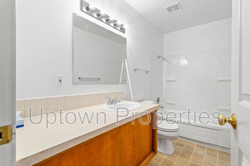 1515 Sw Custer Dr #B7 - Photo 6 of 20