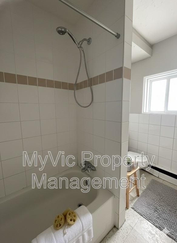 8255 95 Ave Nw - Photo 4 of 7