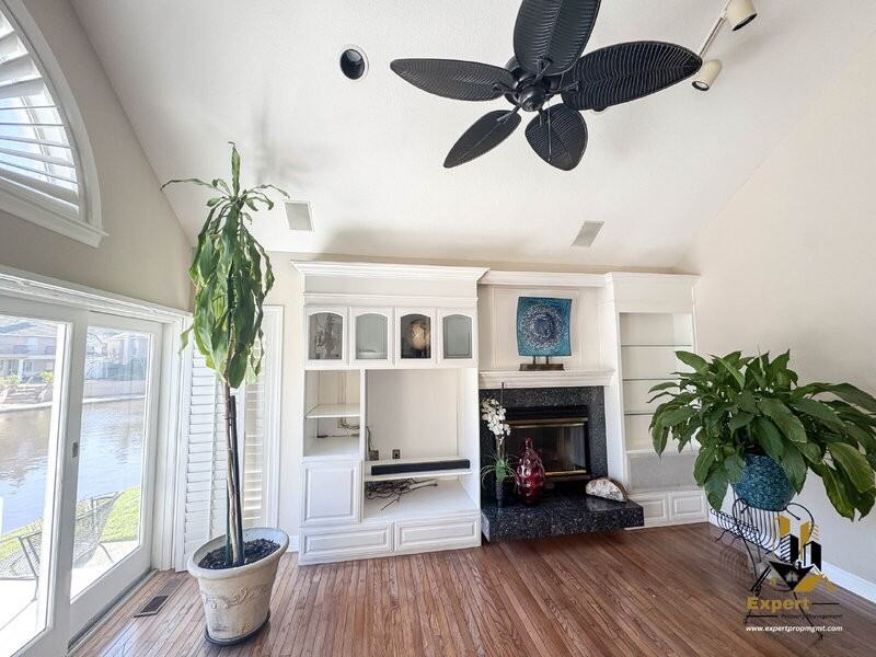 4817 Breckenridge Ct - Photo 2 of 16