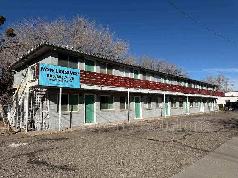 1200 Coal Ave Sw #5 - Photo 4 of 7