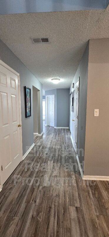 10623 Campion Ct - Photo 3 of 22
