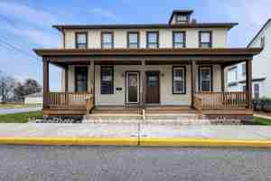 featured image of 373 W North St #1