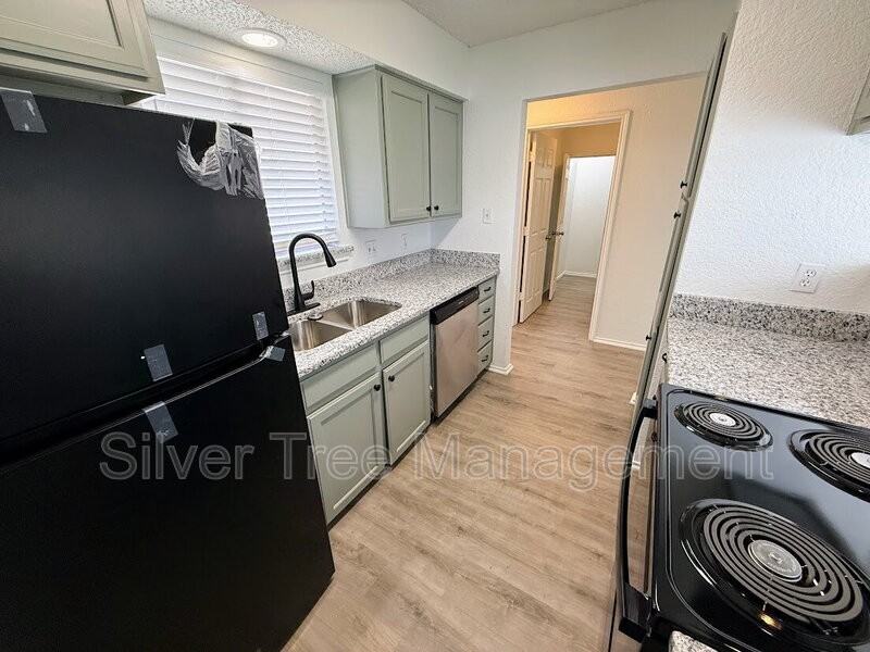 2326 Summer Place Dr - Photo 4 of 23