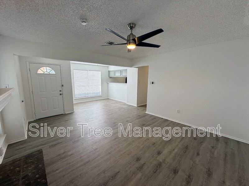 2326 Summer Place Dr - Photo 5 of 23