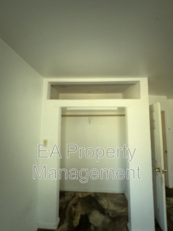 1367 Young Ave Sw #A - Photo 2 of 9