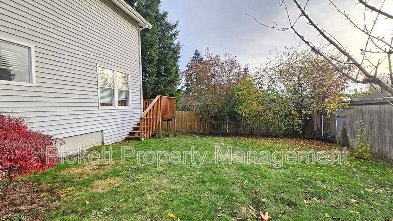 4301 Cobblestone Ln Ne - Photo 6 of 34