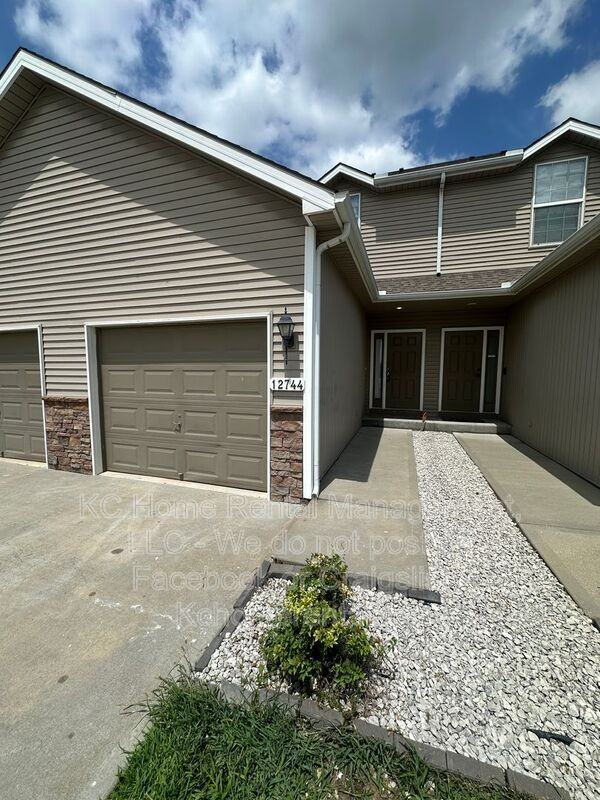 12744 New Jersey Ct - Photo 3 of 41