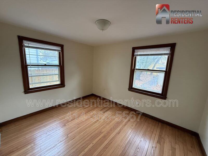 2240 S 82nd St - Photo 6 of 8