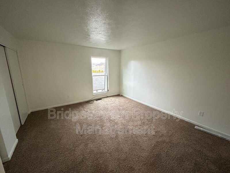 953 Taylorsview Dr - Photo 6 of 10