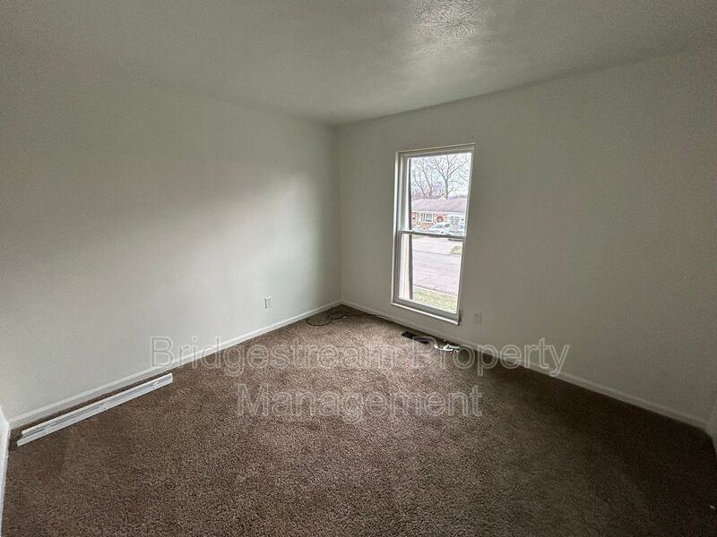 953 Taylorsview Dr - Photo 7 of 10