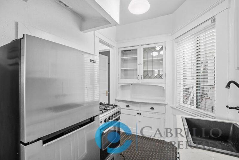 401 Juniper St - Photo 6 of 14