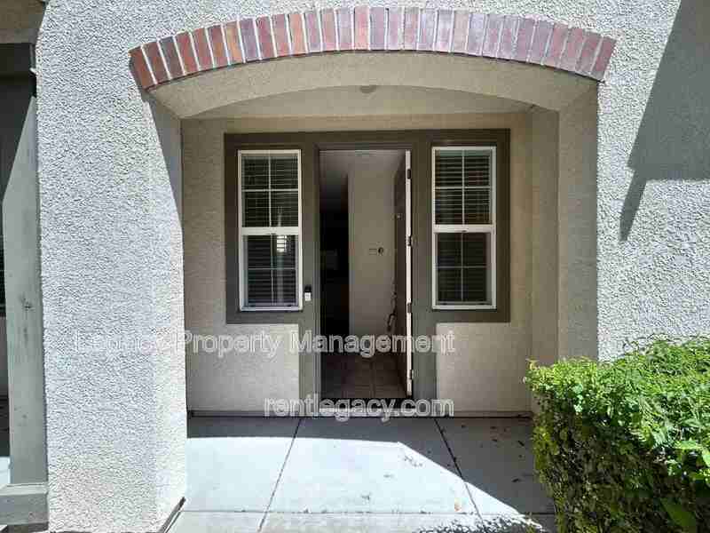 1208 Impressionist Loop - Photo 2 of 28