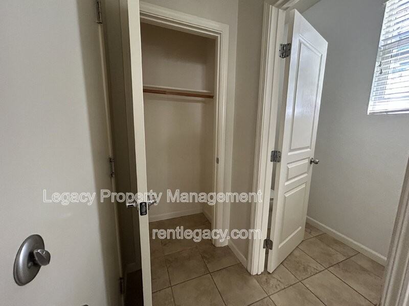 1208 Impressionist Loop - Photo 5 of 28