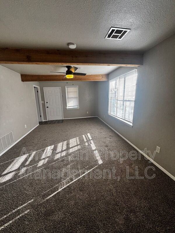 814 N Hodge St - Photo 2 of 11