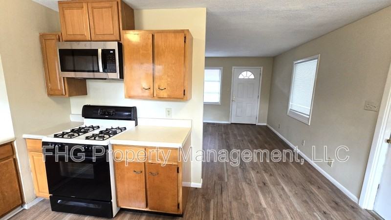 114 Forrester Dr - Photo 3 of 8