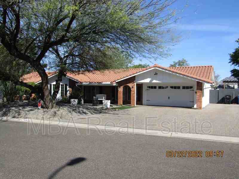 2802 E Weldon Ave - Photo 3 of 39