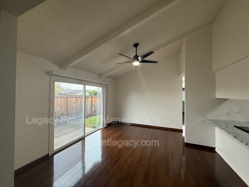 2084 Quincy Ave - Photo 6 of 16