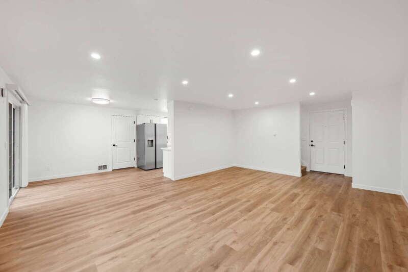 9727 5th St Ne #B - Photo 3 of 30