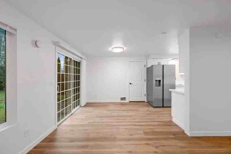 9727 5th St Ne #B - Photo 7 of 30