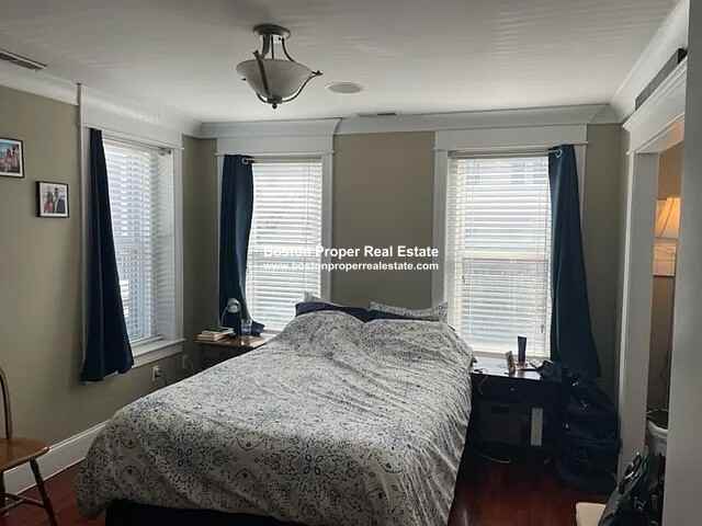 632 E Broadway #4 - Photo 4 of 13