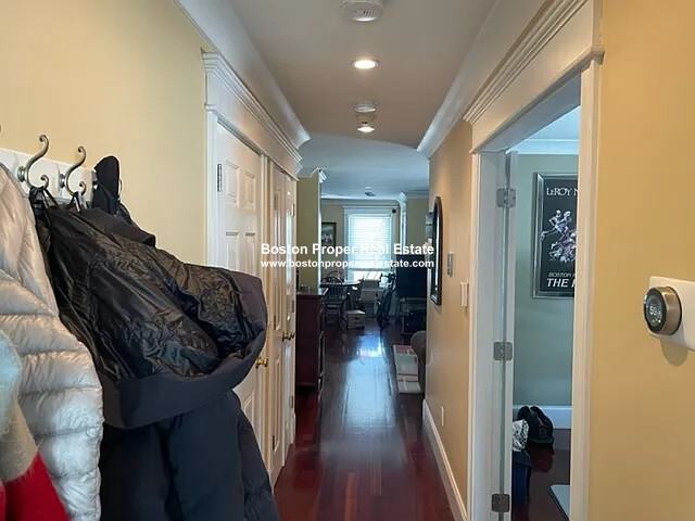 632 E Broadway #4 - Photo 5 of 13