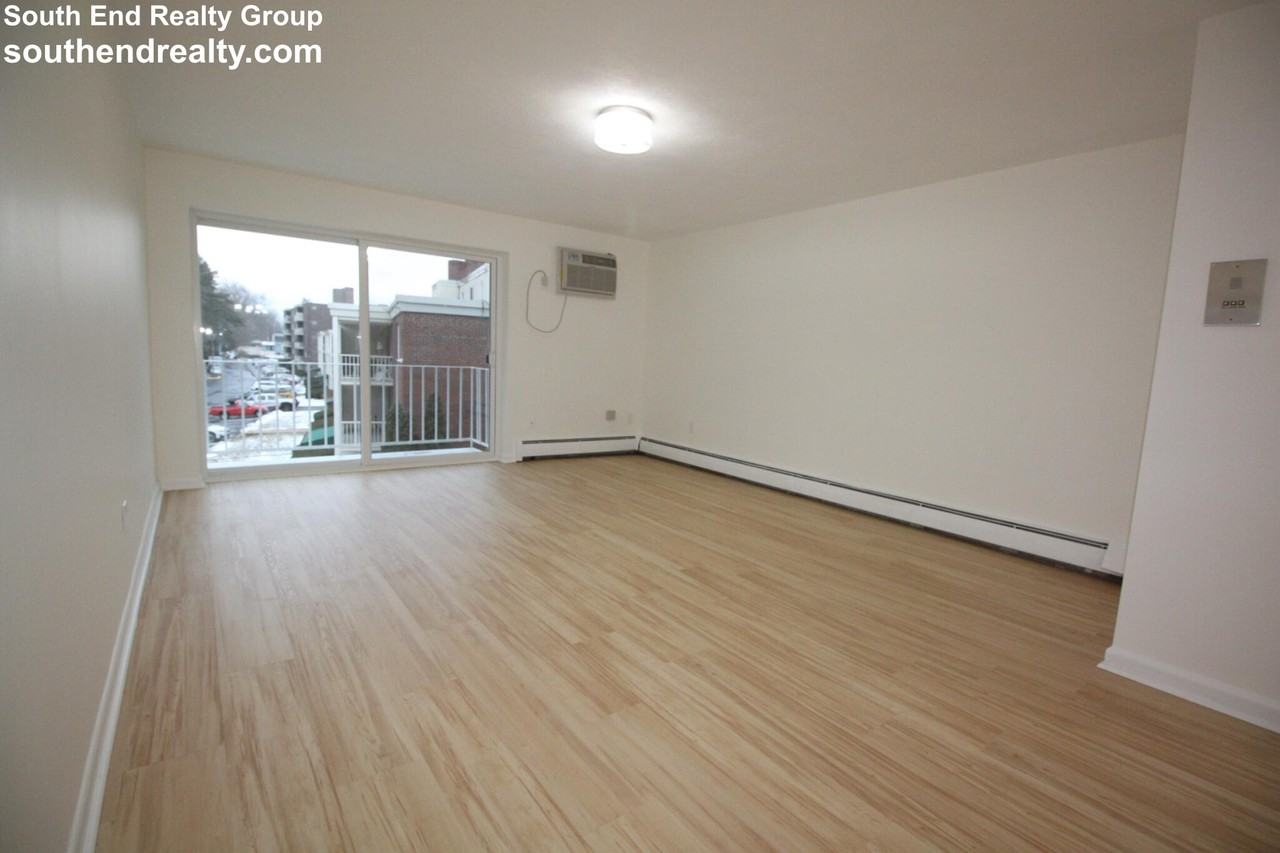 34 Hamilton Rd #302 - Photo 3 of 22